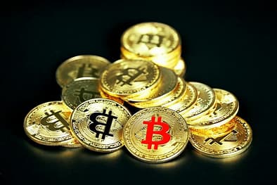 Bitcoin ETF Investors Pull Nearly $3 Billion, Pushing Average Buy Below Water